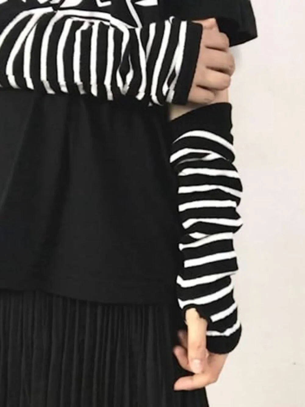 Kawaii Harajuku Goth Knitted Arm Warmers with Thumb Hole - Y2K Fingerless Gloves
